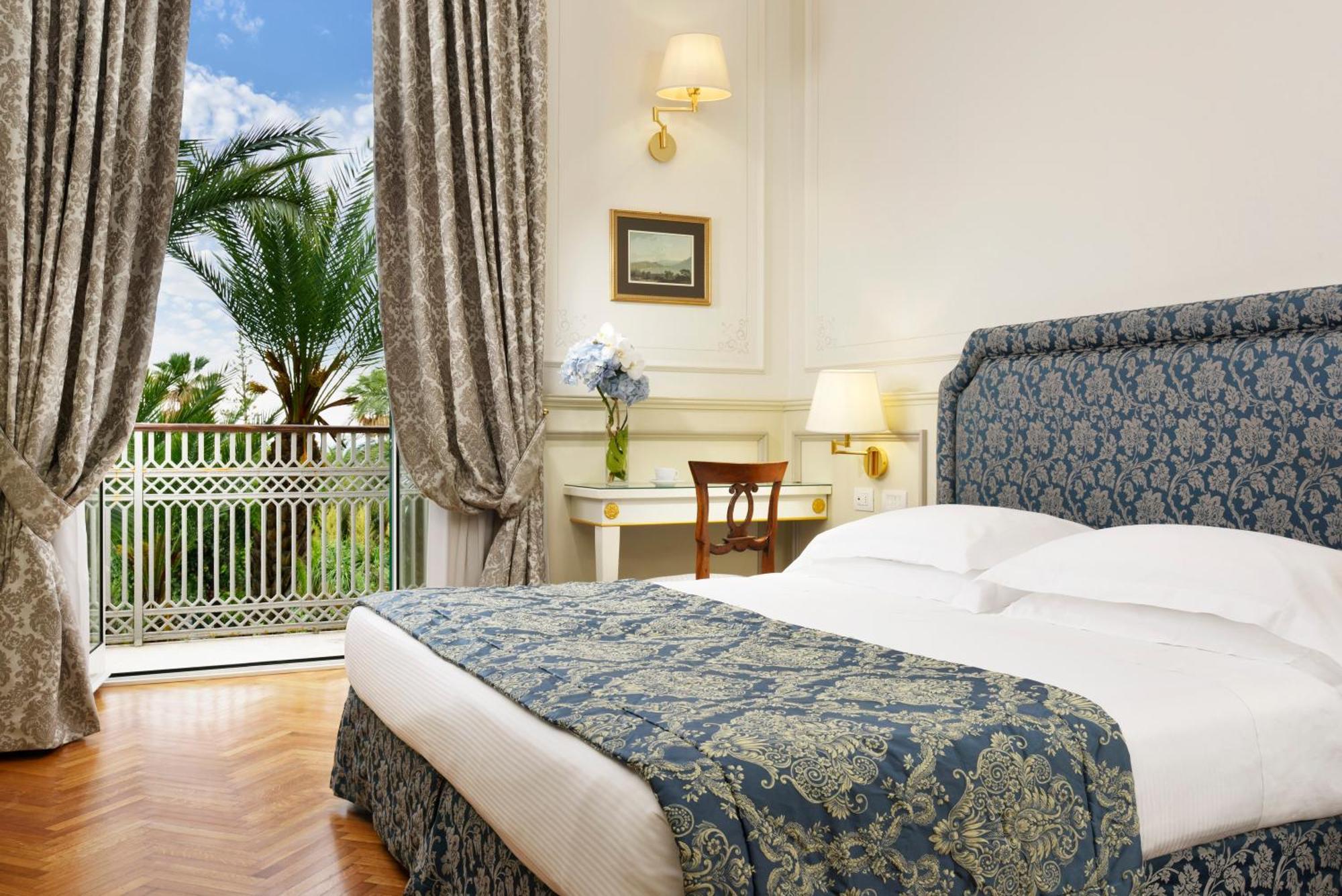 Royal Hotel Sanremo Eksteriør billede A room at the hotel