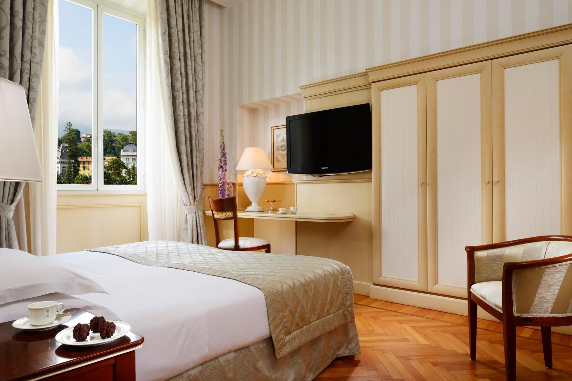 Royal Hotel Sanremo Eksteriør billede A room at the hotel