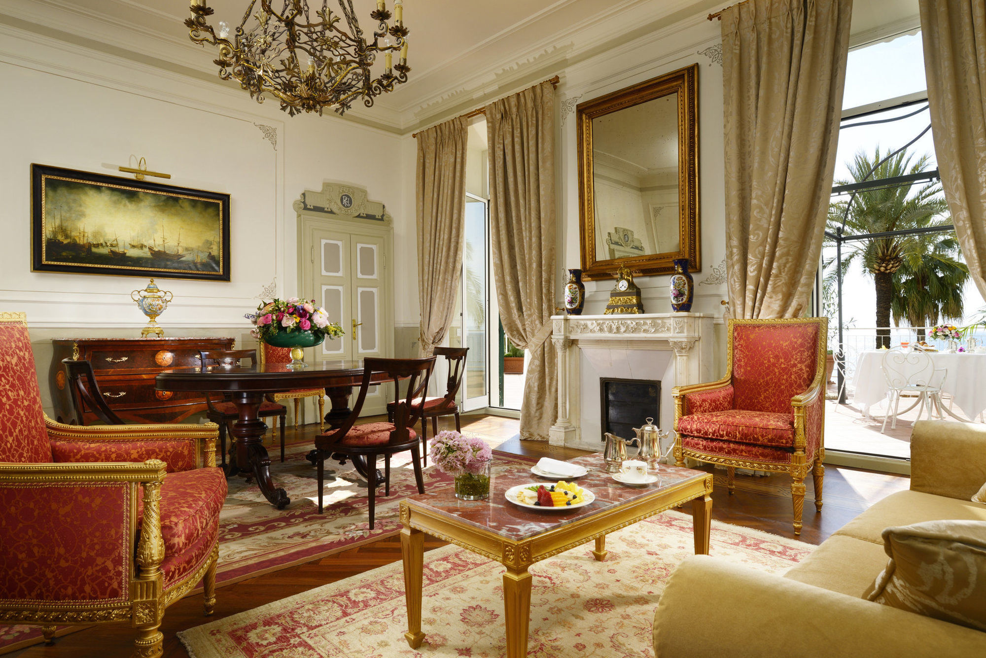 Royal Hotel Sanremo Eksteriør billede A suite at the Hotel Excelsior